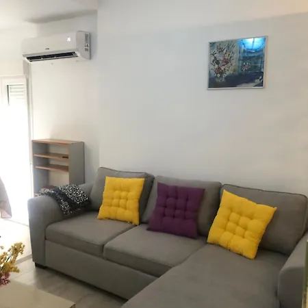 Plaza Apartment